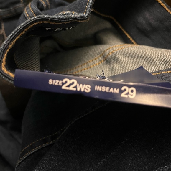 Chaps Womans FIT, SHAPE, SCULPT Slimming Fit Jeans w/ Stretch!! - Picture 3 of 11